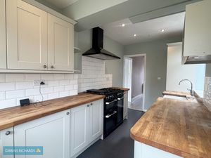 Kitchen- click for photo gallery